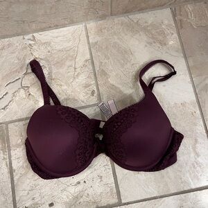 Victoria Secret body by Victoria wine push up /lace bra.